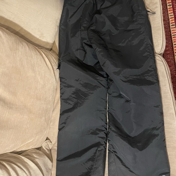 Other - Like New Women’s XS / Youth Large size snow pants with reinforced knees!